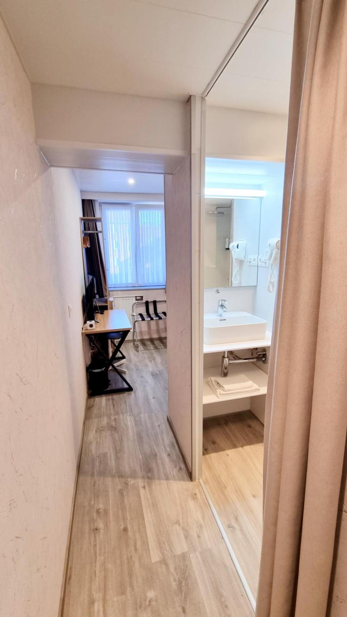 Hotel Cardiff Остенде Номер фото
