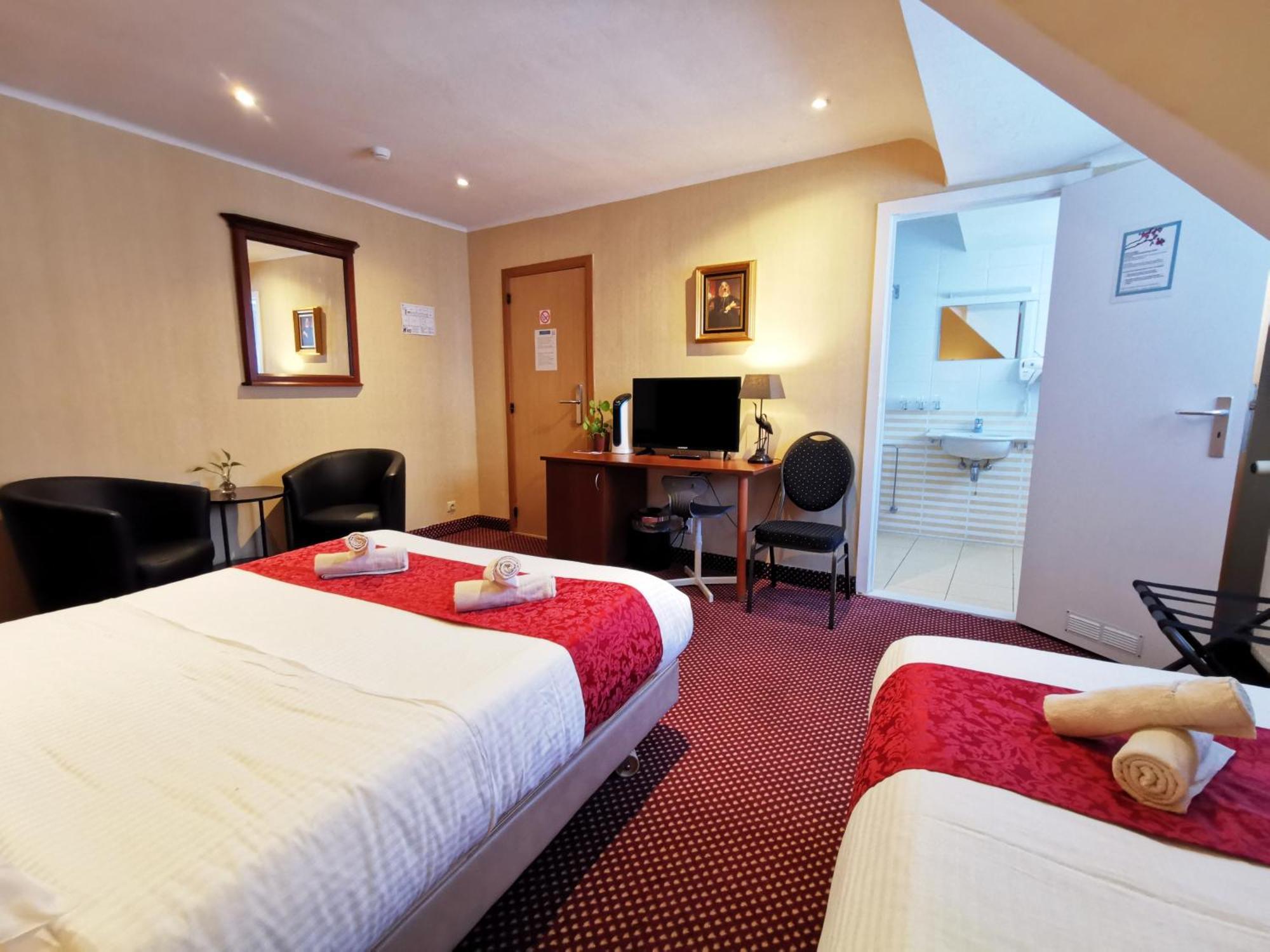 Hotel Cardiff Остенде Номер фото